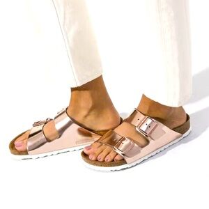 Birkenstock Arizona in Metallic Copper